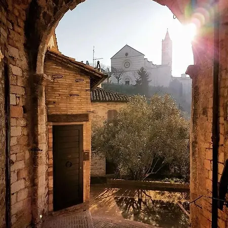 Cherihomeassisi דירה